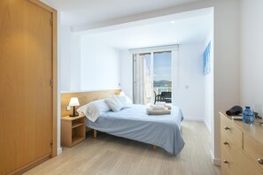 3 makuuhuonetta, silitysrauta/-lauta, Wi-Fi, vuodevaatteet