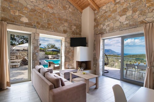 Kallia - Two Bedroom Villa, Sleeps 4