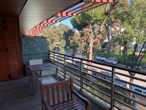 Elegant apartment in the seaside park in Marina Centro