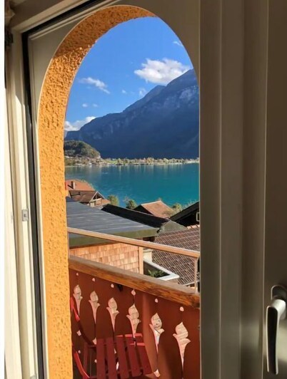 Chasa Berggold House in the Heart of Brienz
