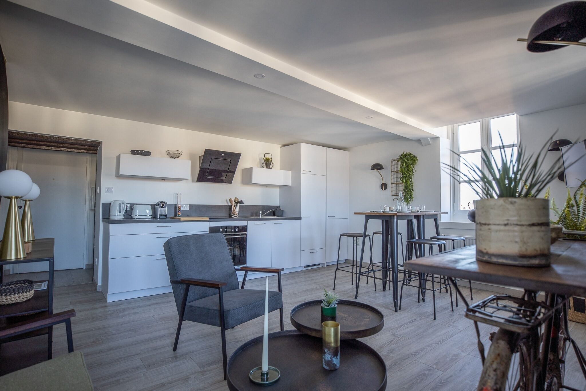 Réfrigérateur, micro-ondes, four, lave-vaisselle