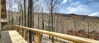 Beech Mtn: Walk to Slopes, Sleeps 9, Pet Friendly, Mountain Views, Cozy Retreat