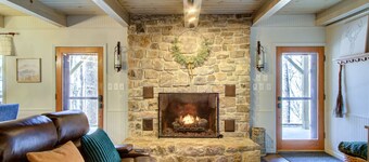 Beech Mtn: Walk to Slopes, Sleeps 9, Pet Friendly, Mountain Views, Cozy Retreat