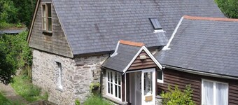 18th Century Streamside Cottage 10 min from the beach!