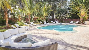 Beheizter Pool