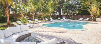 Private luxury resort | 3 King Suites | 3 Min to Beach