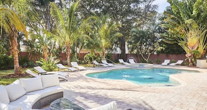 Private luxury resort | 3 King Suites | 3 Min to Beach