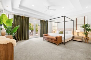 7 bedrooms, desk, iron/ironing board, travel cot - Sleeps 18 | Heated Saltwater Pool | 3 Min to Beach (Largo)