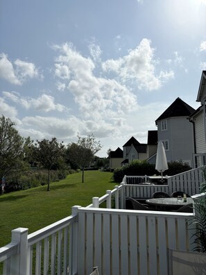 Unclassified image, 5 of 32, button