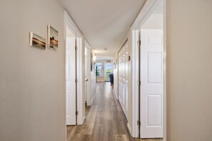 Interior - Roseates Retreat Condo: Sleeps 6 with an amazing view (Cedar Key)