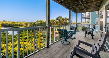 Roseates Retreat Condo: Sleeps 6 with an amazing view