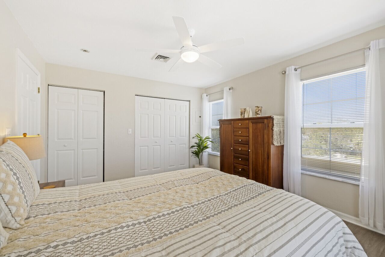 The Marigold House: Downtown Panoramic Views - Cedar Key, FL