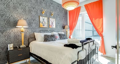 Chic condo with washer/dryer, selfie wall & rooftop deck - walk everywhere