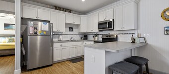 Beach Shack: Central location, recent renovation