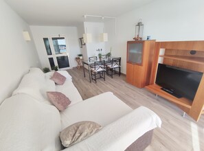 2 Schlafzimmer, Bügeleisen/Bügelbrett, Reisekinderbett, kostenloses WLAN