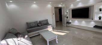 Newly Refurbished F2 Apartment