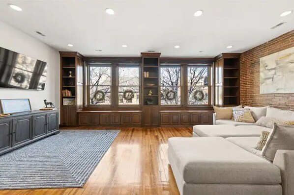 Smart TV, books