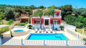 Building Exterior, Hot Tub, Outdoor, Pool