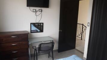 2 chambres, bureau, fer et planche à repasser, Wi-Fi gratuit