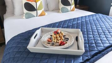 House | 6 bedrooms, individually decorated, individually furnished