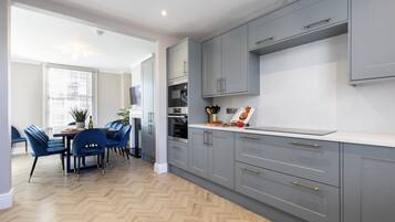 House | Private kitchen | Full-size fridge, microwave, oven, stovetop