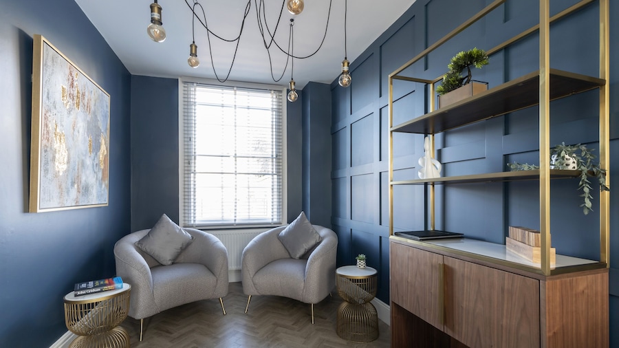 Elliot Oliver - Stunning 6 Bedroom Regency House With Parking