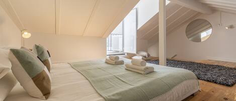 2 bedrooms, Internet, bed sheets