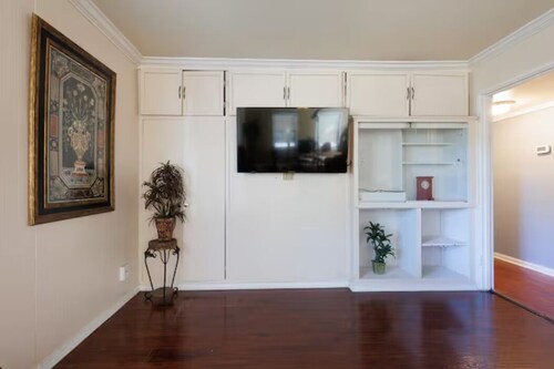 midtown mobile cottage 5 min from I-65