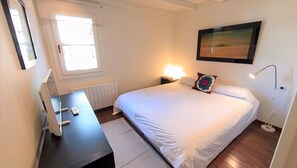 3 chambres, fer et planche à repasser, Wi-Fi gratuit, draps fournis