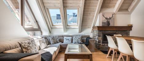 Televisor i llar de foc