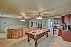 Games room - largehome  located in one of the most desirable neighborhoods in Arizona  (Phoenix)
