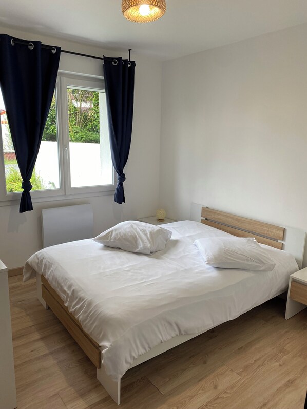 5 chambres, lit parapluie, Wi-Fi gratuit, draps fournis