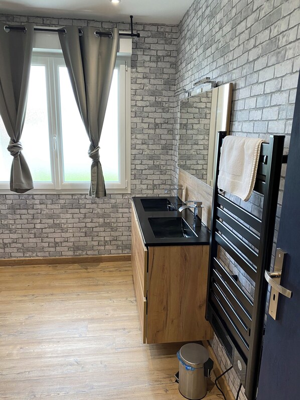 Fridge, microwave, oven, stovetop - Gite located 4 kms from the beach Autonomous arrival (Quend)