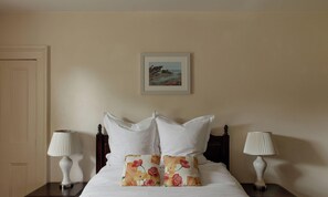 3 bedrooms, iron/ironing board, free WiFi, bed sheets - Traditional Highland Family Cottage with Hot Tub on Mayen Estate, Banffshire (Huntly)