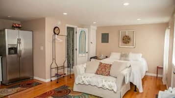 1 habitación, tabla de planchar con plancha, wifi gratis y ropa de cama