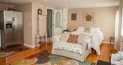 Cabin in the Heart of the Hudson Valley, Cabin 1