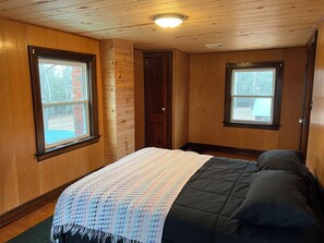 3 bedrooms, bed sheets