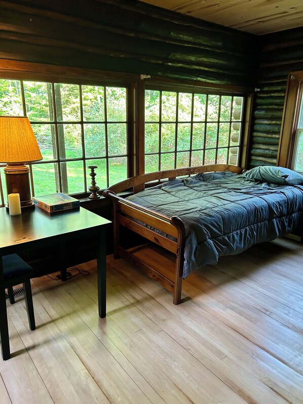 3 bedrooms, bed sheets