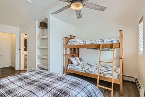 2 bedrooms, WiFi, bed sheets