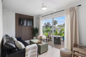 TV, offices - Siesta Key Condo: Beach, Pool & Village Fun! (Siesta Key)