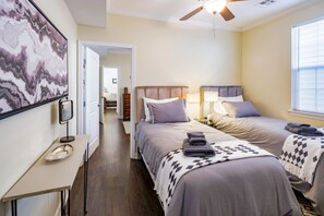 3 bedrooms, desk, iron/ironing board, travel cot