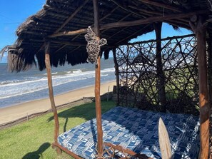 Villa | Beach - Impeccable 4-bedroom Beach House With a Great View (Mataraca)