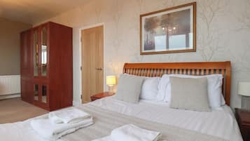 11 makuuhuonetta, yksilöllisesti sisustettu, yksilöllisesti kalustettu