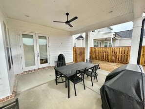 تناول الطعام بالخارج