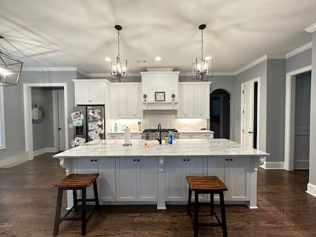 Private kitchen. Beautiful Masters Rental Quiet Neighborhood