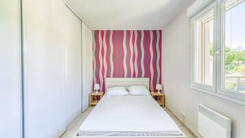 2 bedrooms