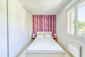 2 bedrooms