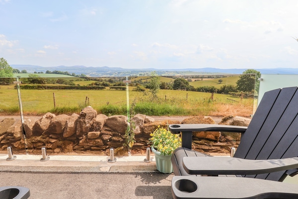 Cottage | Property grounds