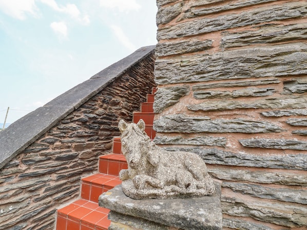 Cottage | Property grounds