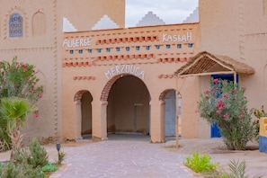Property entrance - Auberge Kasbah Merzouga (Taouz)